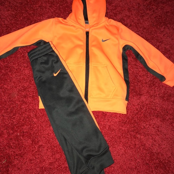 orange nike set